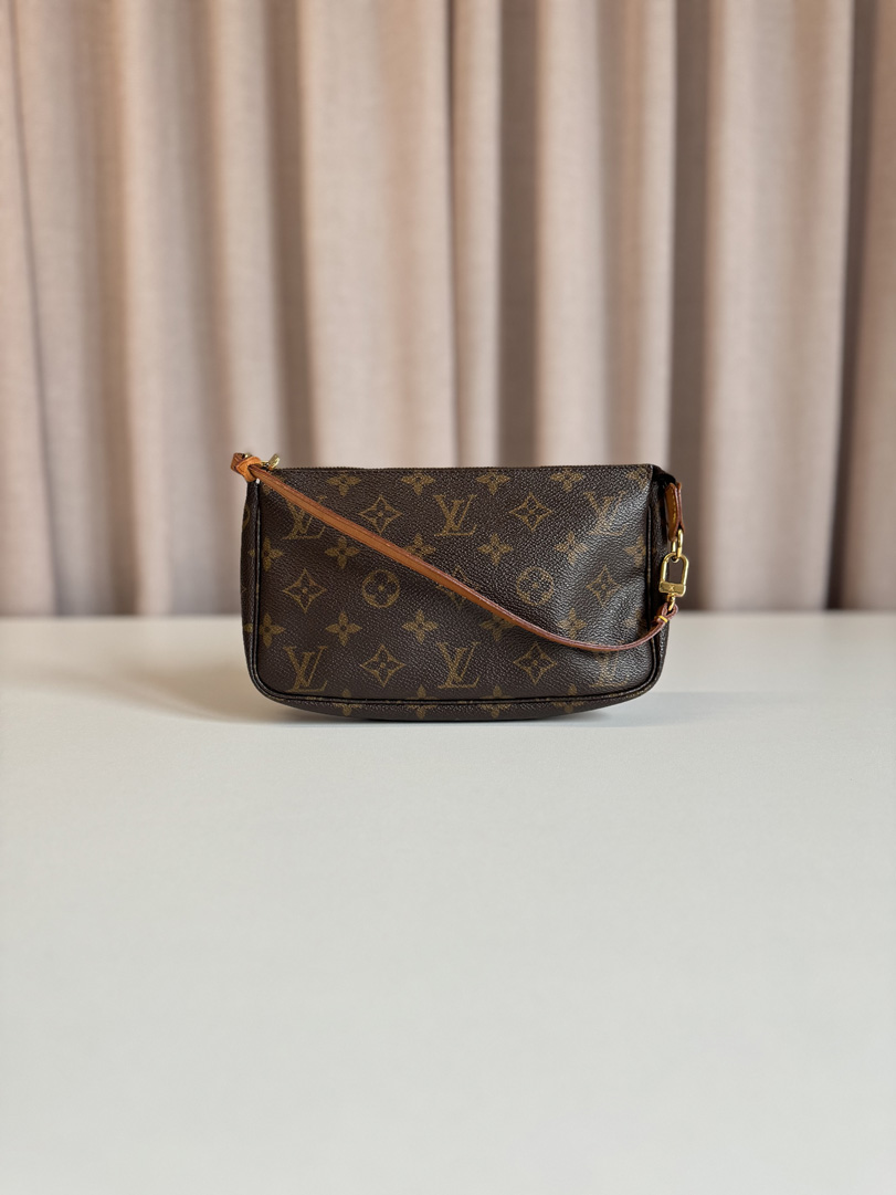 Louis Vuitton Pochette Accessoires