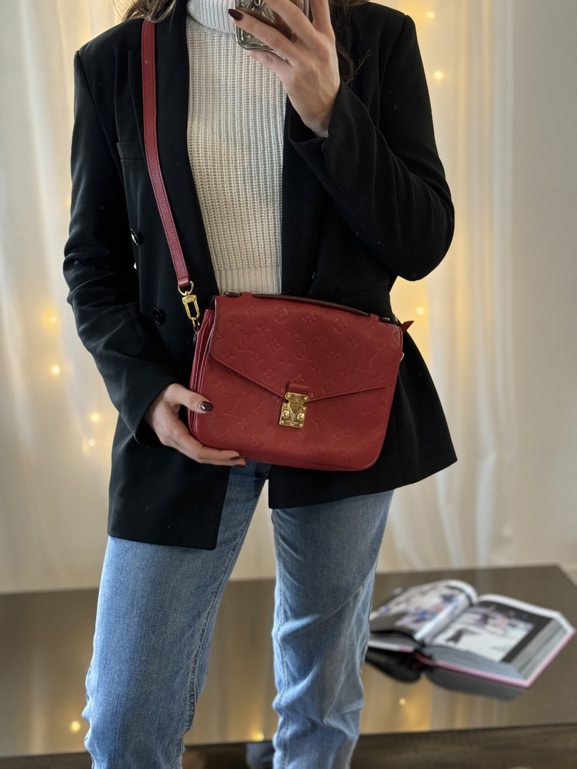 Louis Vuitton Pochette Métis Monogram Empreinte Red