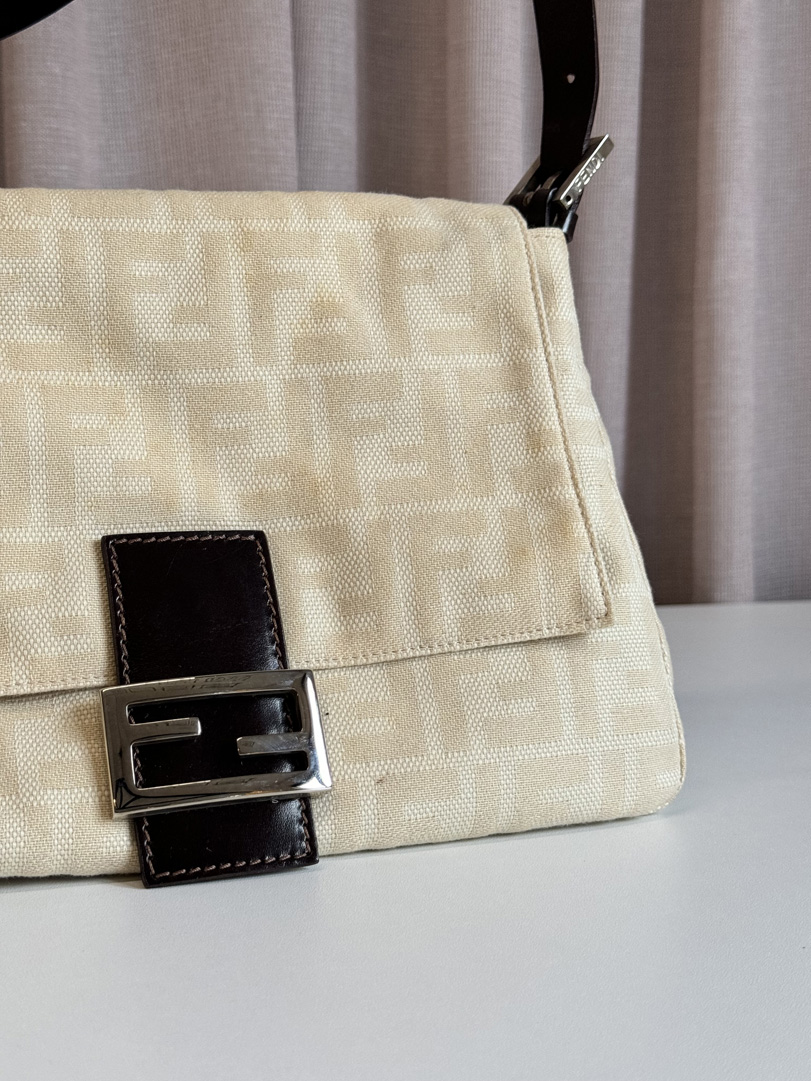 Fendi Mamma Baguette Beige