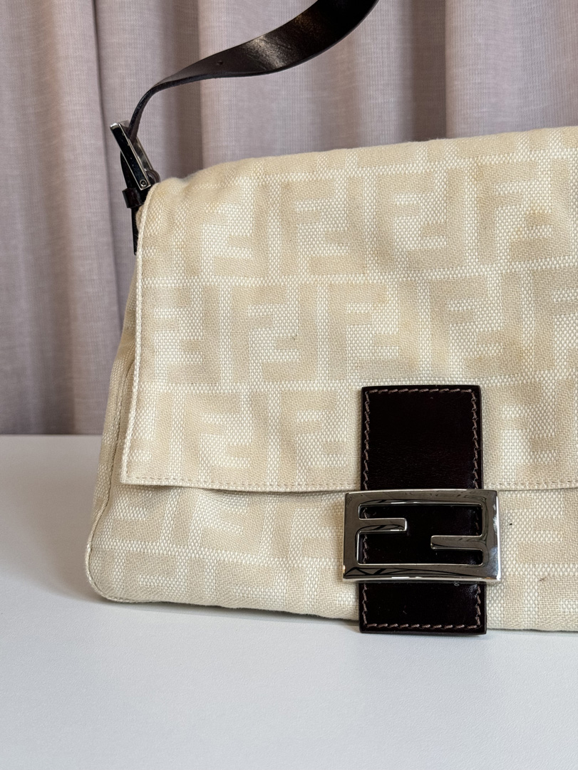 Fendi Mamma Baguette Beige