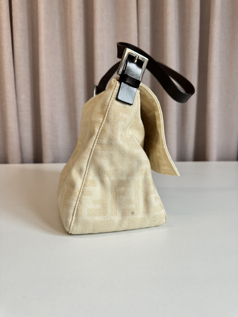 Fendi Mamma Baguette Beige