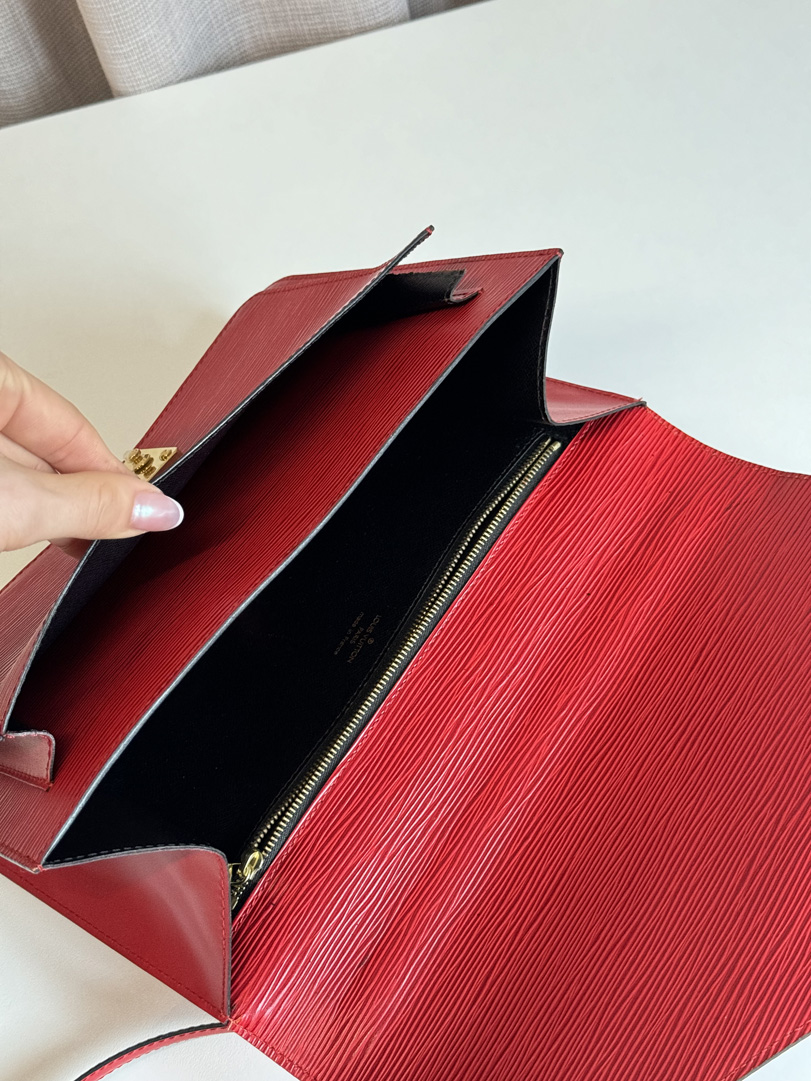 Louis Vuitton Monceau Red