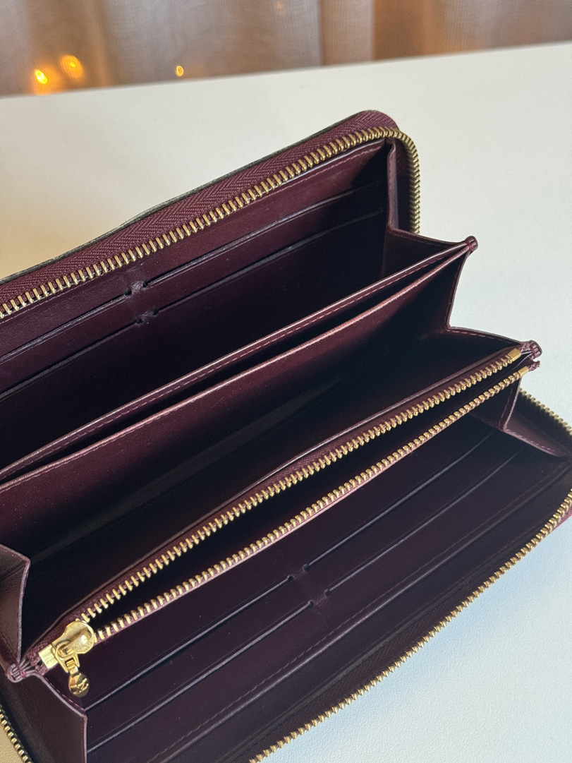 Louis Vuitton Vernis Wallet