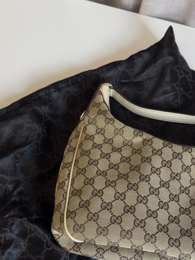 Gucci Hobo GG Canvas Bag - Image 11