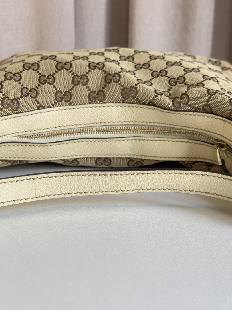 Gucci Hobo GG Canvas Bag - Image 8