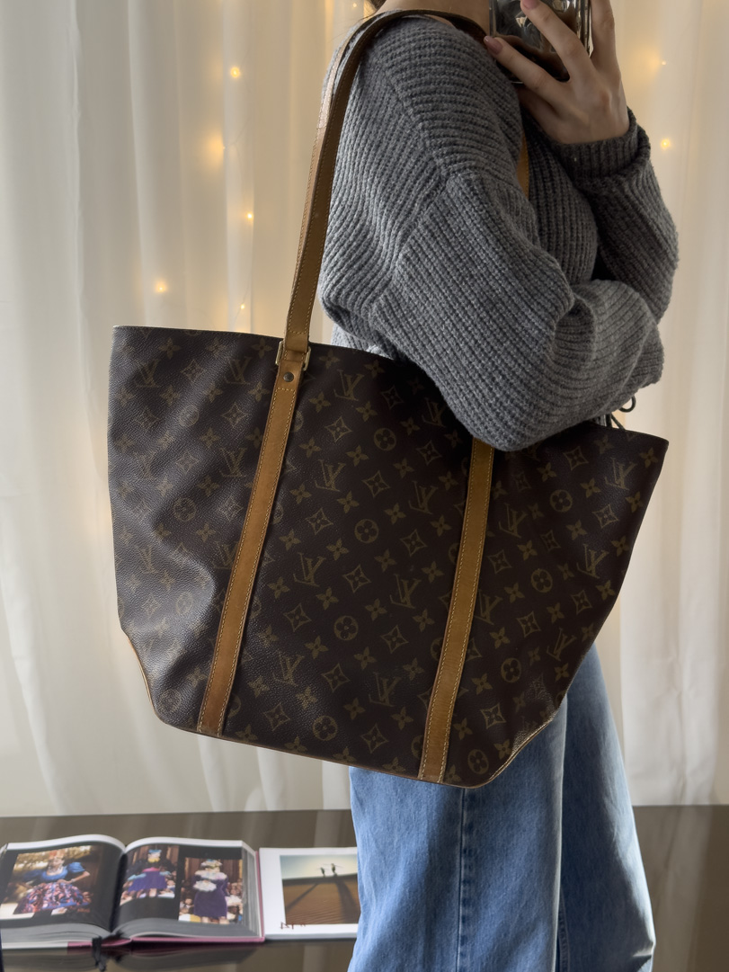 Louis Vuitton Monogram Tote - Image 12