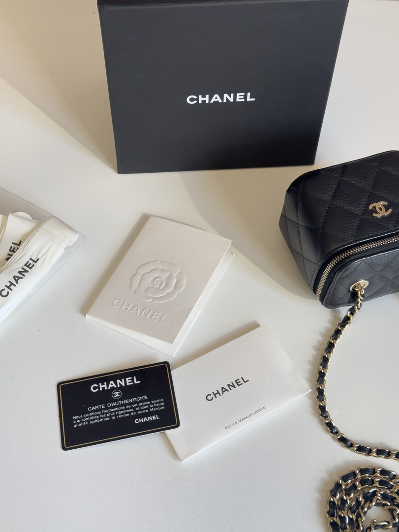 Chanel Black Vanity Bag - Afbeelding 8