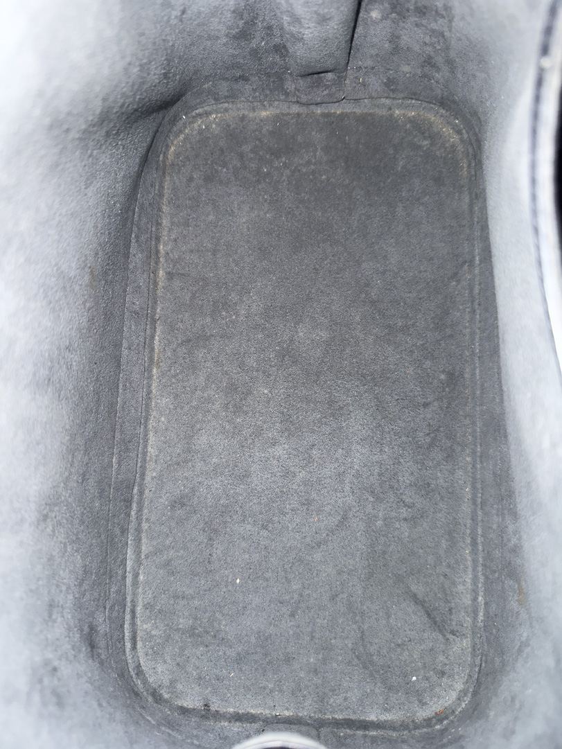 Louis Vuitton Alma PM Epi Leather - Image 10