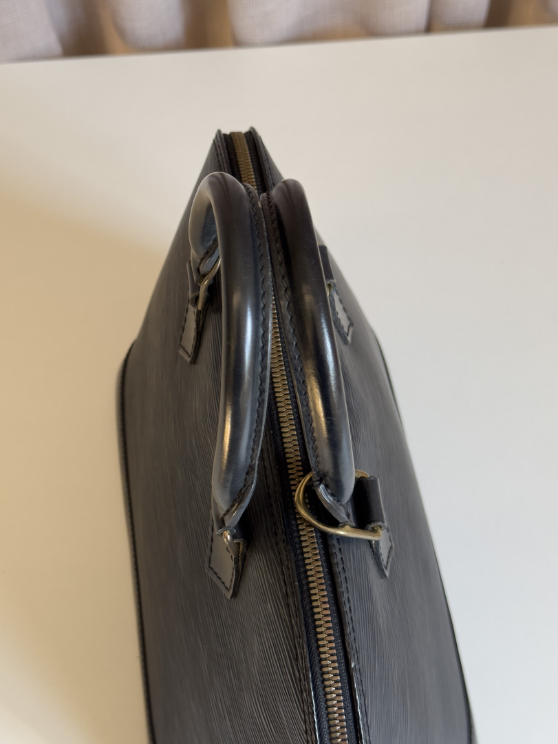 Louis Vuitton Alma PM Epi Leather - Image 8