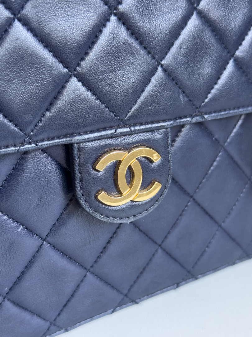 Chanel Navy Single Flap Bag - Afbeelding 2
