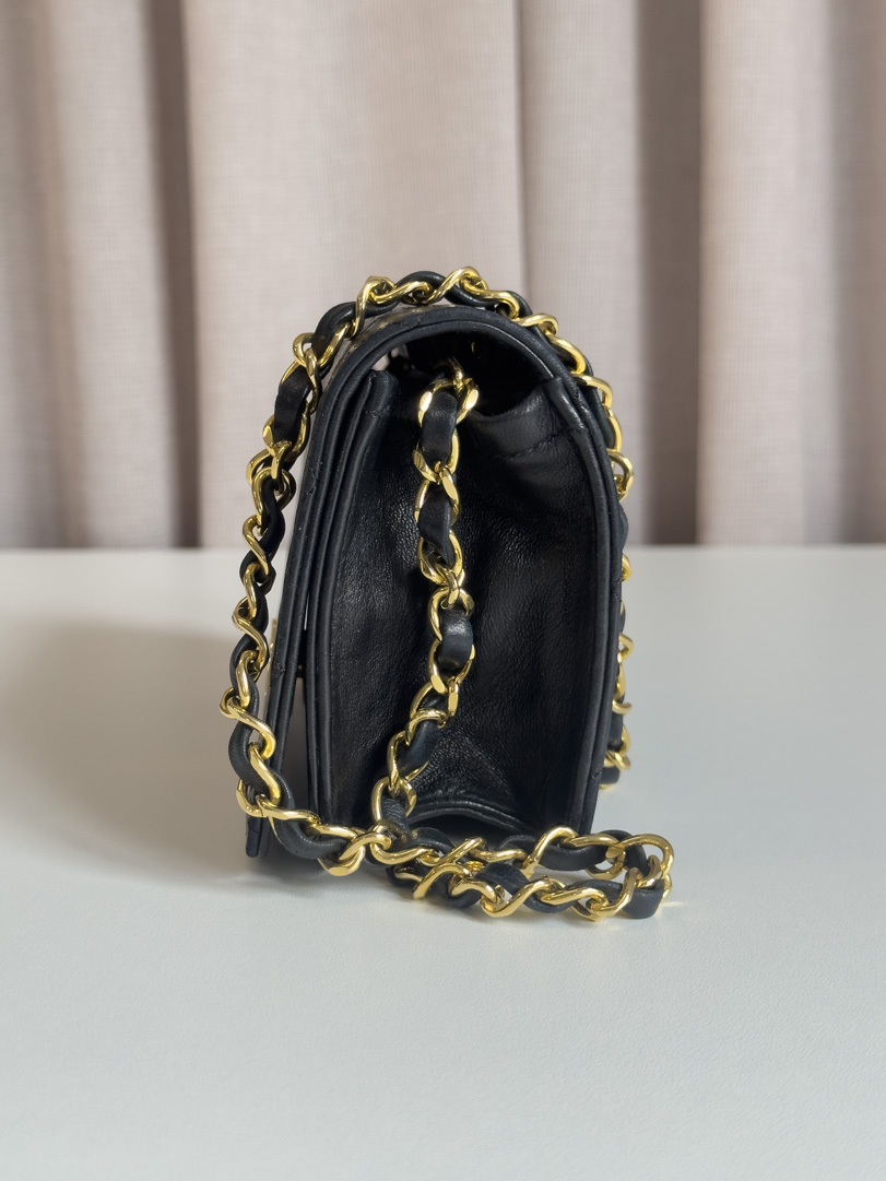 Chanel Single Flap - Image 4