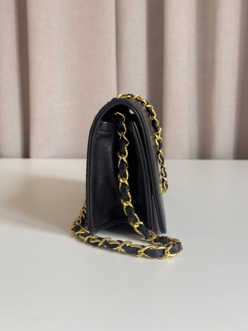 Chanel Single Flap - Image 5