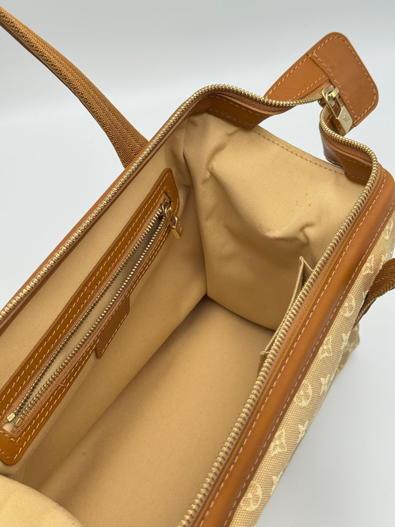 Louis Vuitton Josephine Yellow - Image 12