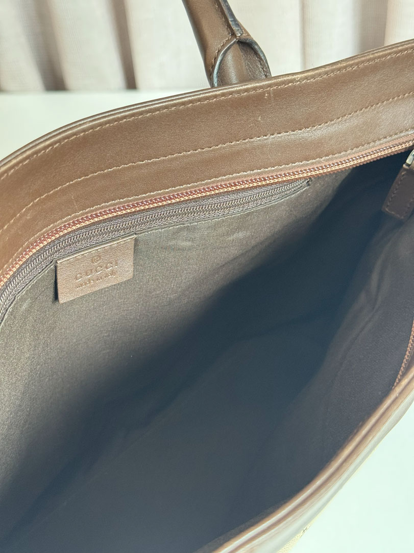 Gucci Shoulder Tote - Image 9