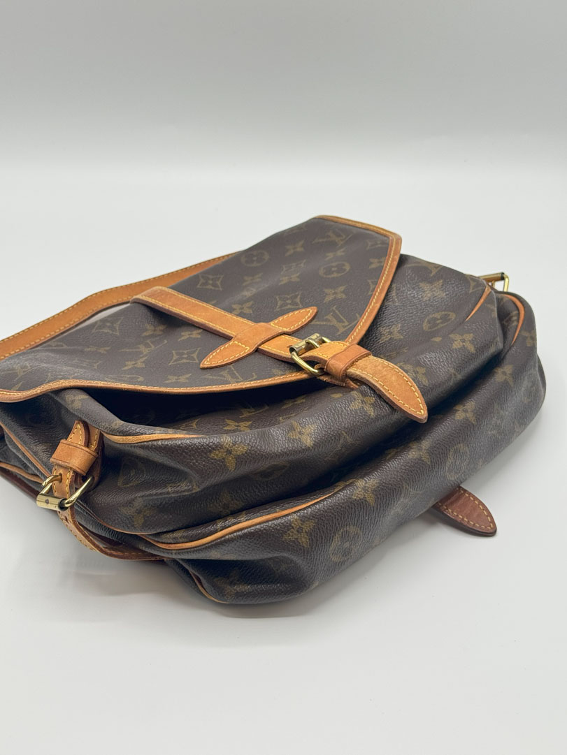 Louis Vuitton Saumur 25