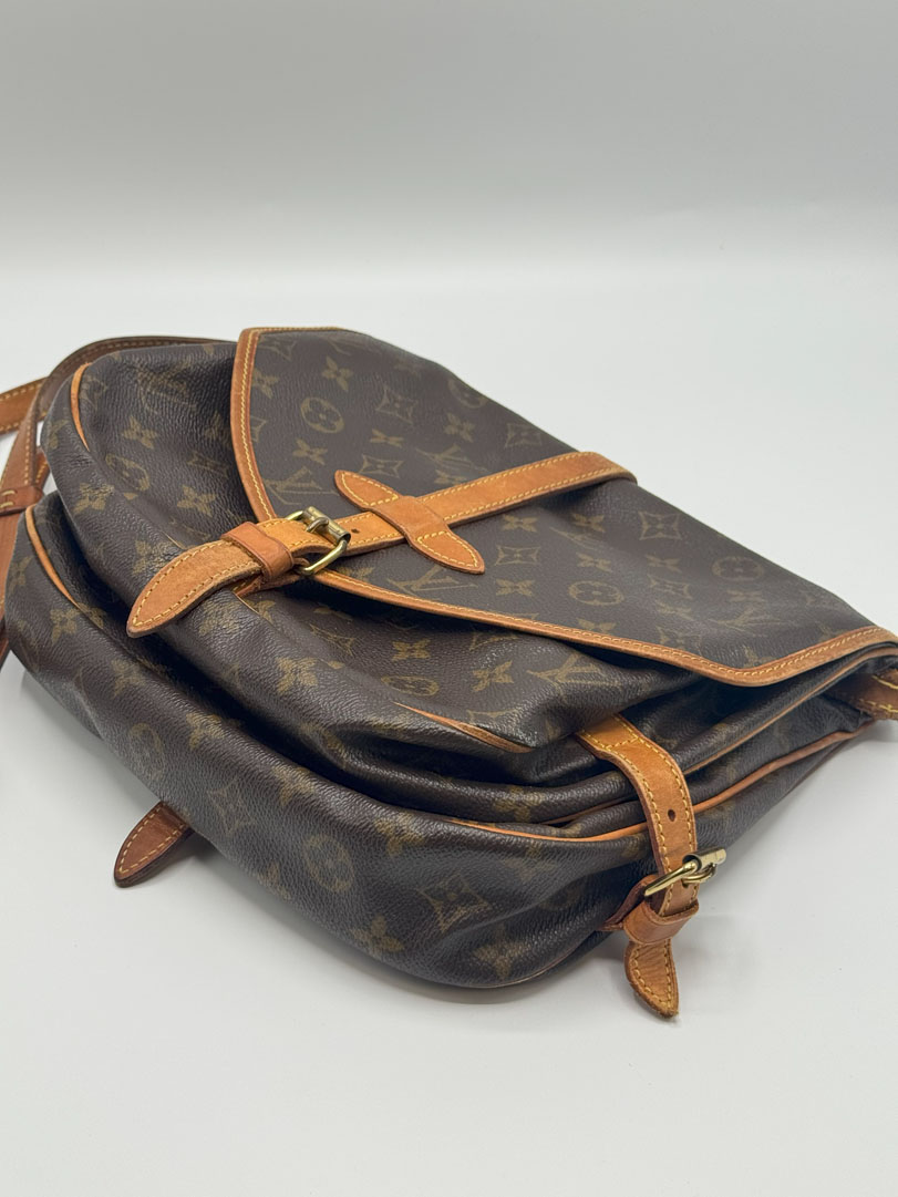 Louis Vuitton Saumur 25