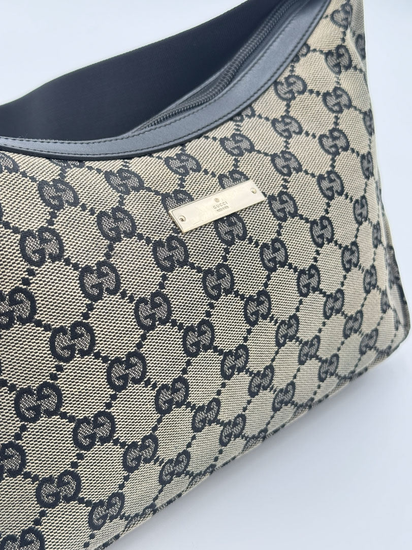 Gucci Grey GG Canvas Crossbody Bag - Afbeelding 15