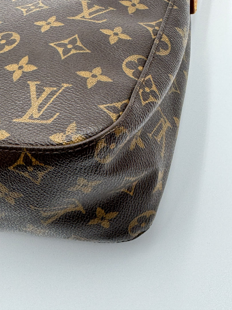 Louis Vuitton Looping PM - Image 12