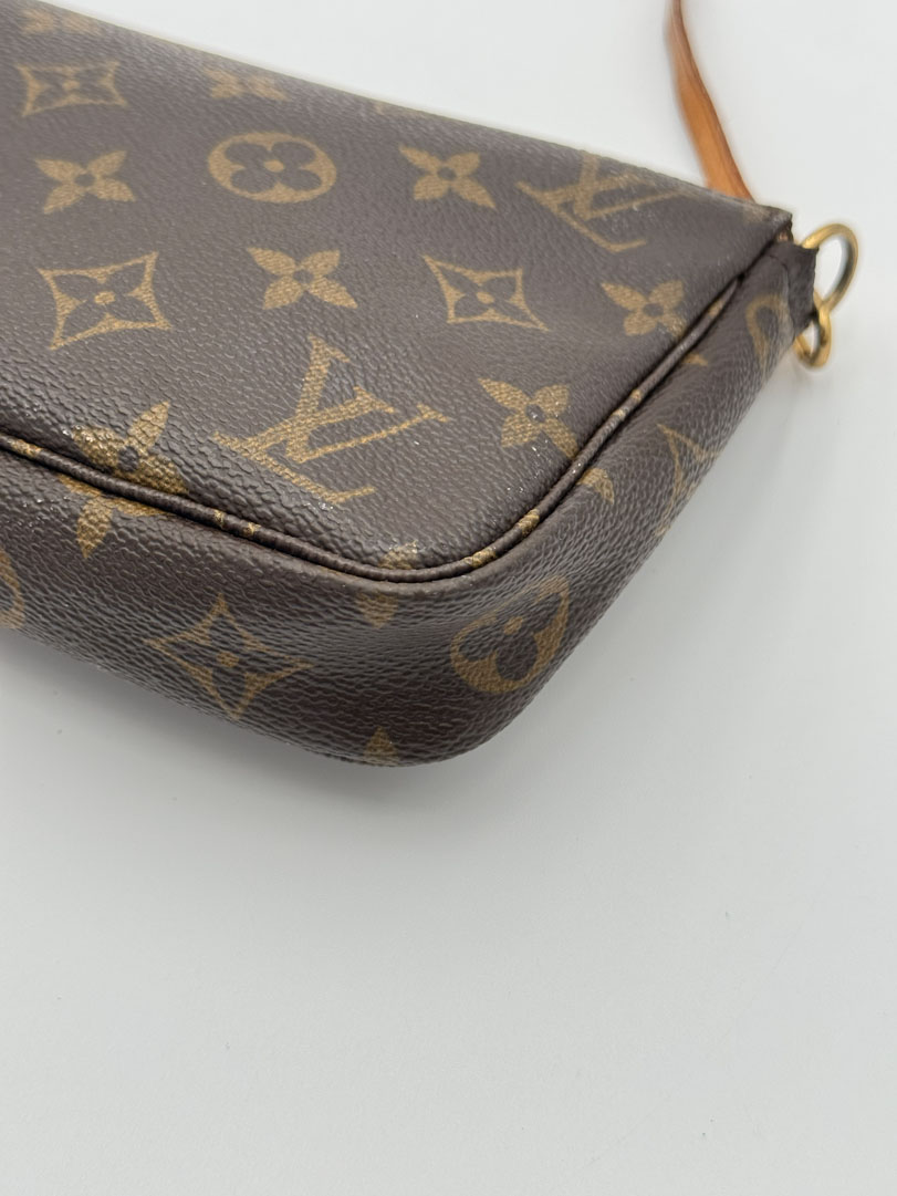 Louis Vuitton Pochette Accessoires - Image 10