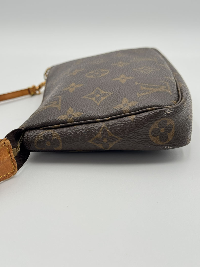 Louis Vuitton Pochette Accessoires - Image 8