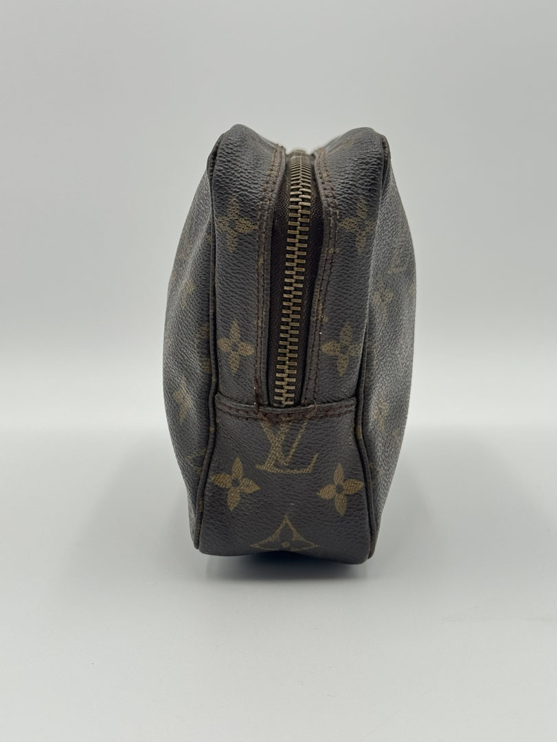 Louis Vuitton Monogram Trousse - Image 8