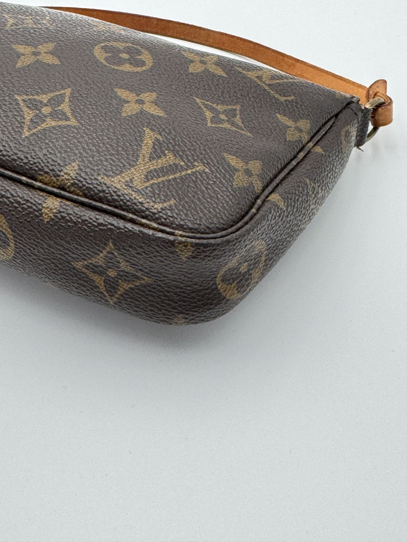 Louis Vuitton Pochette Accessoires - Image 15