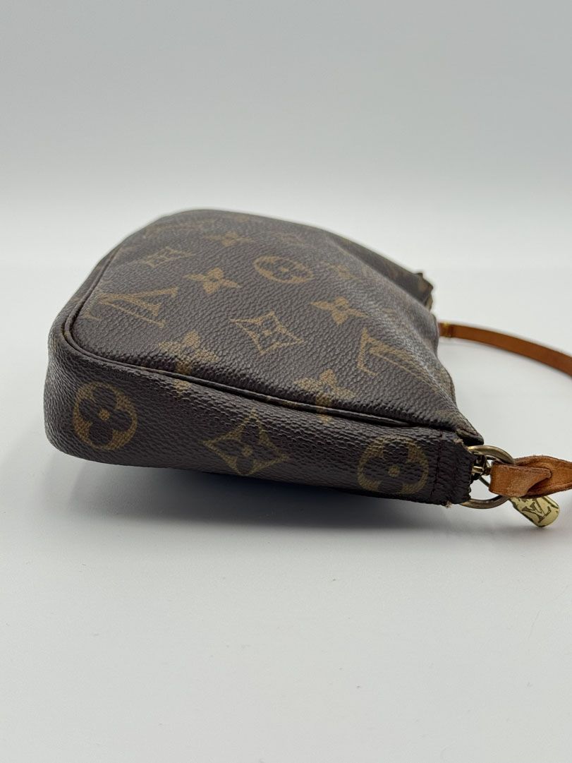 Louis Vuitton Pochette Accessoires - Image 11