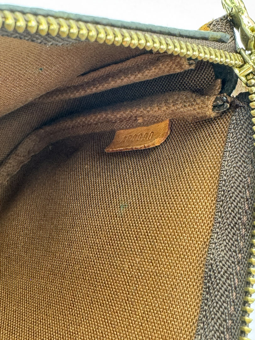 Louis Vuitton Pochette Accessoires - Image 20