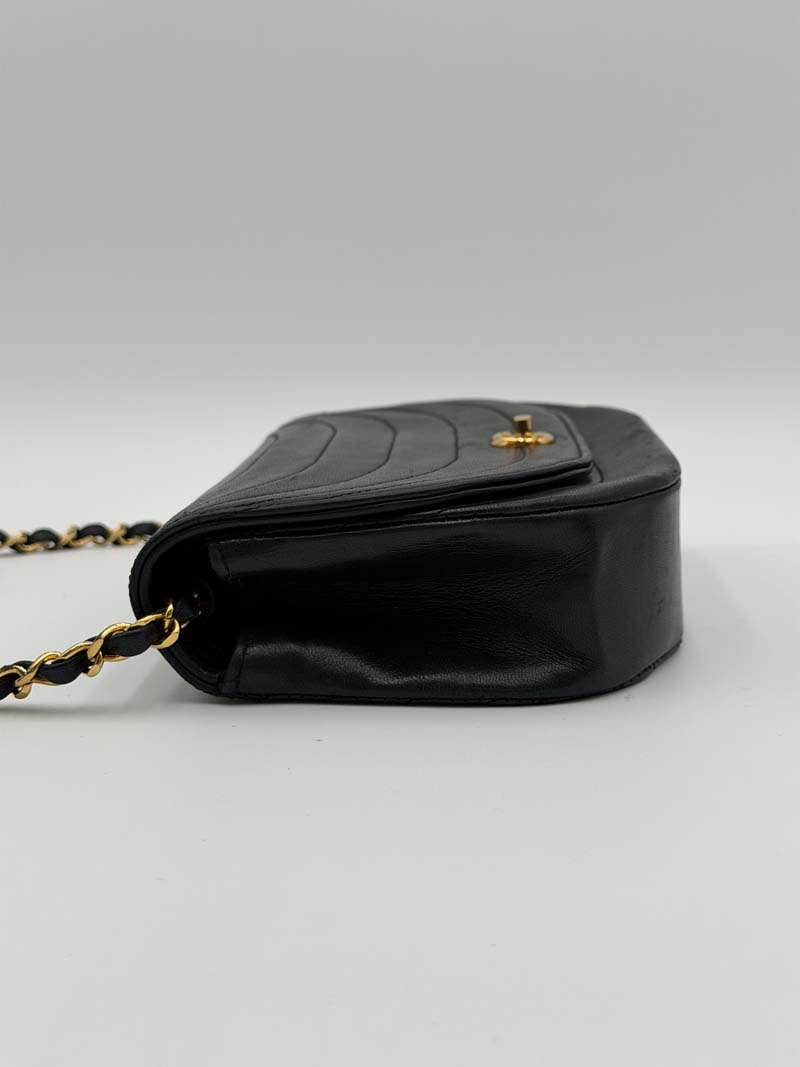 Chanel Half Moon Crossbody Bag - Afbeelding 9