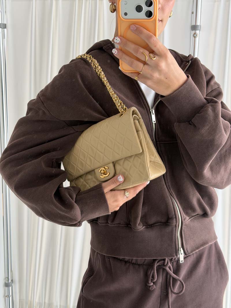 Chanel Double Flap Bag Medium Beige - Image 4