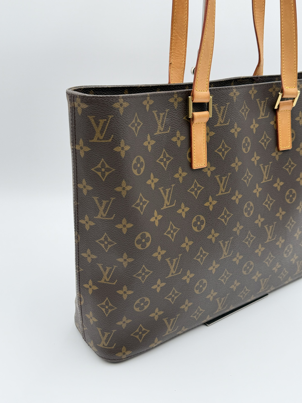 Louis Vuitton Luco Tote - Image 7