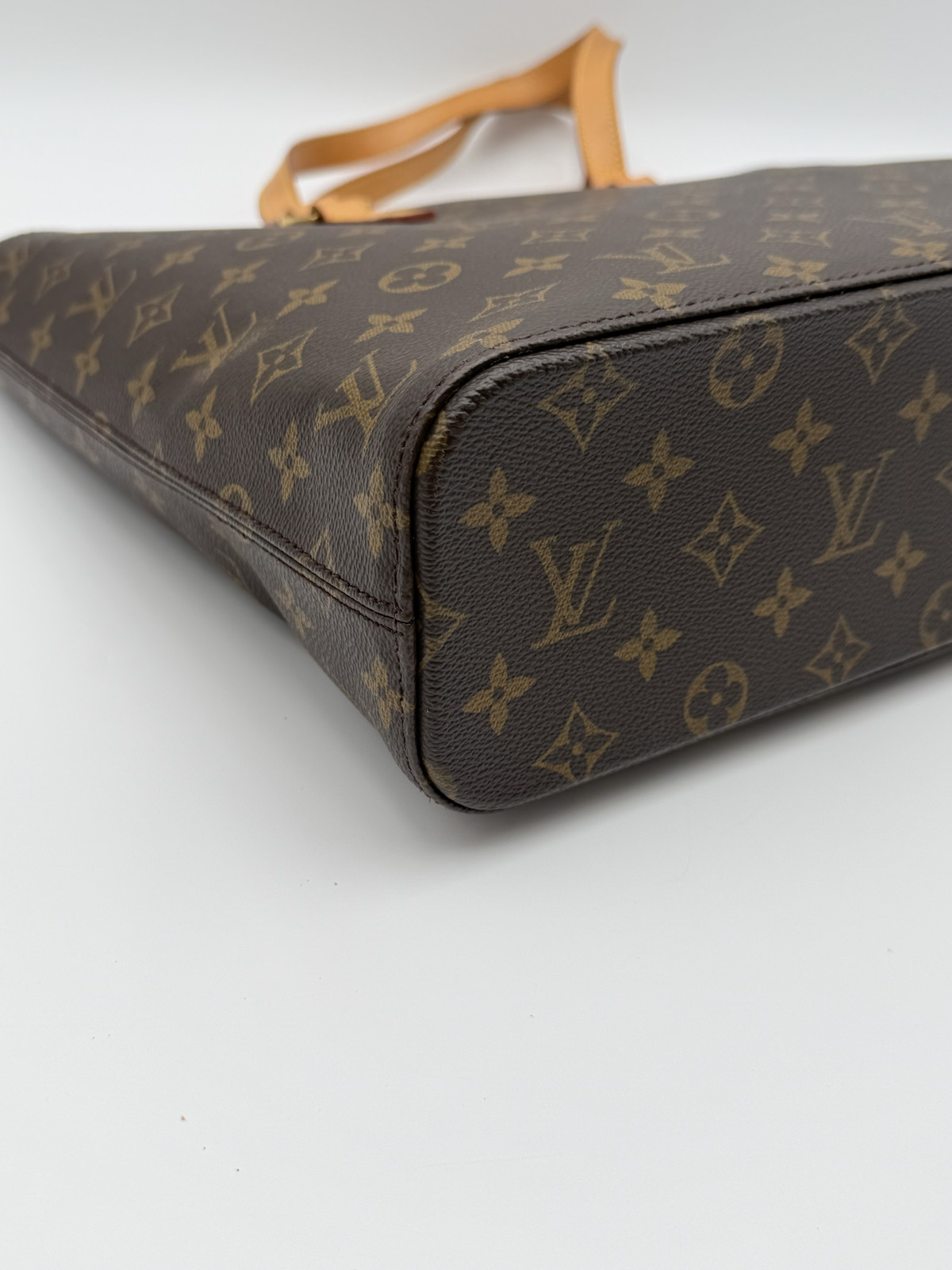 Louis Vuitton Luco Tote - Image 9
