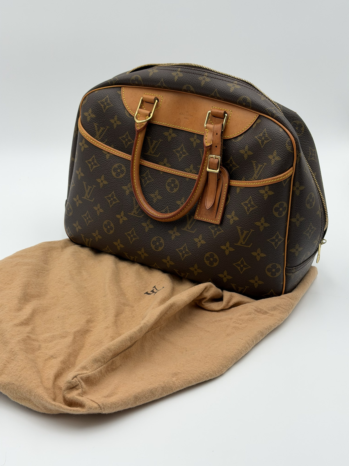 Louis Vuitton Deauville - Image 15