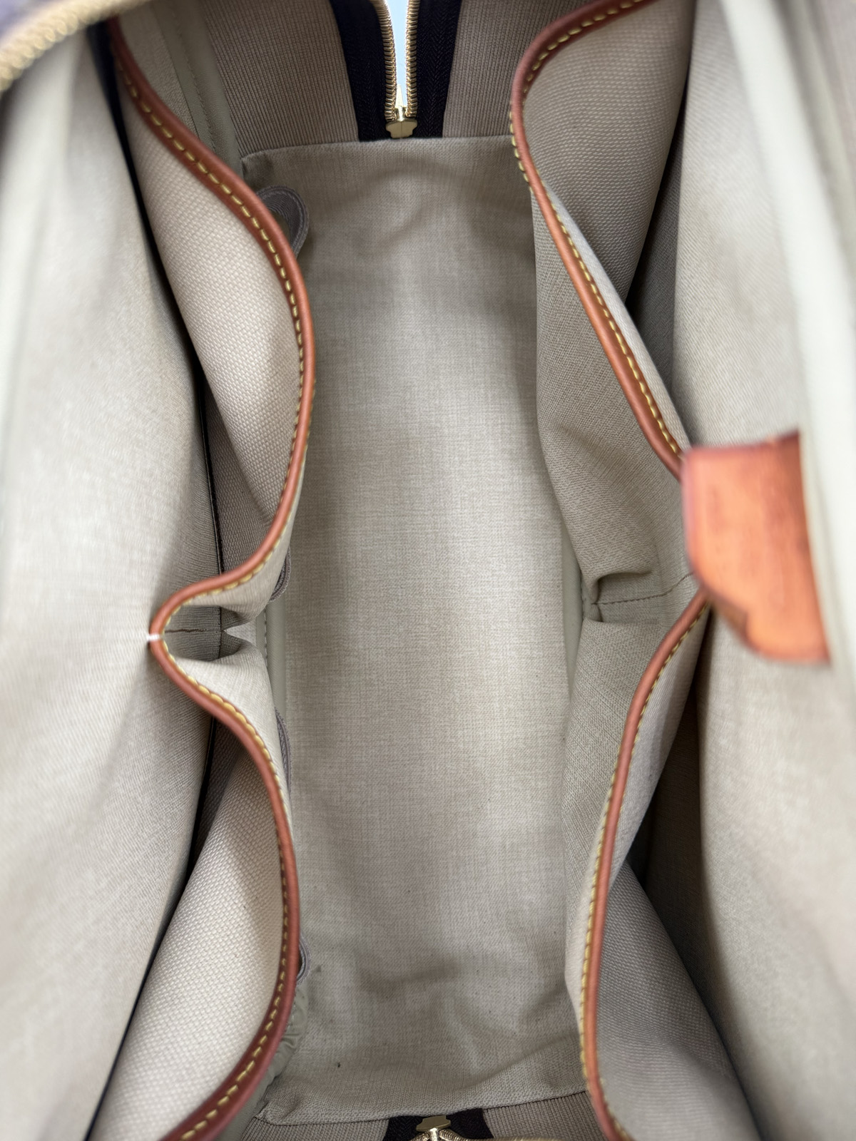 Louis Vuitton Deauville - Image 17