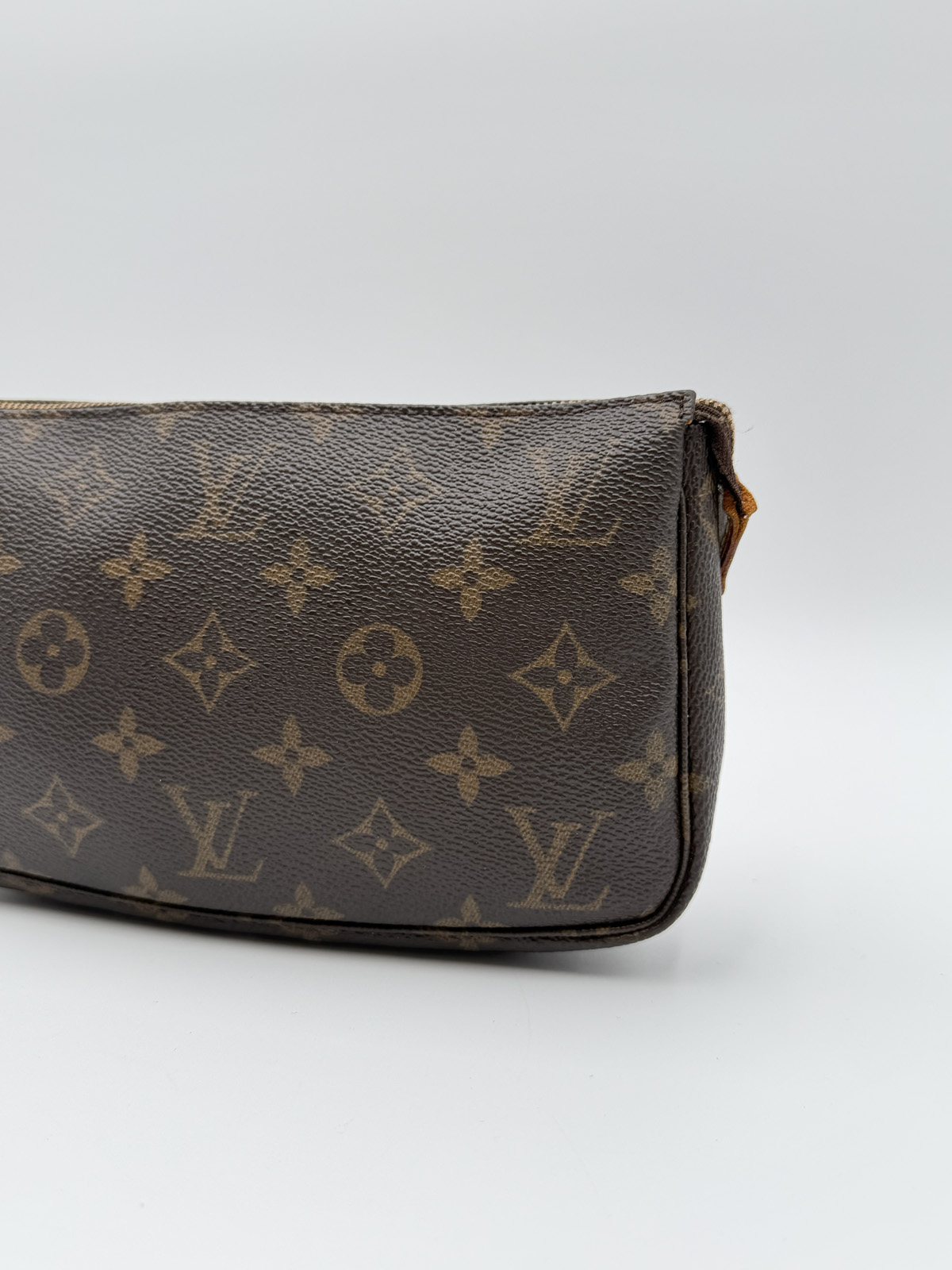 Louis Vuitton Pochette Accessoires - Image 8