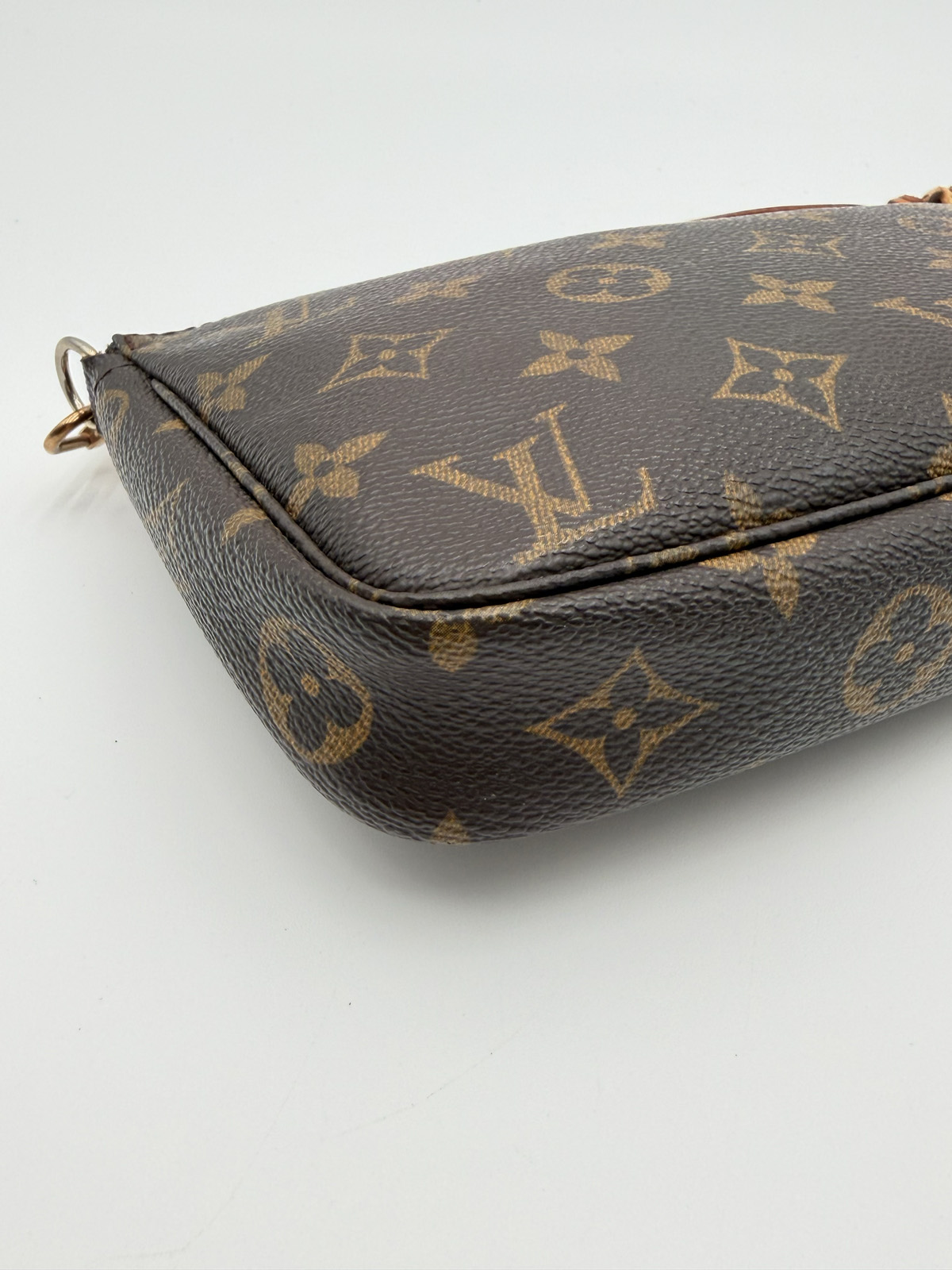 Louis Vuitton Pochette Accessoires - Image 11