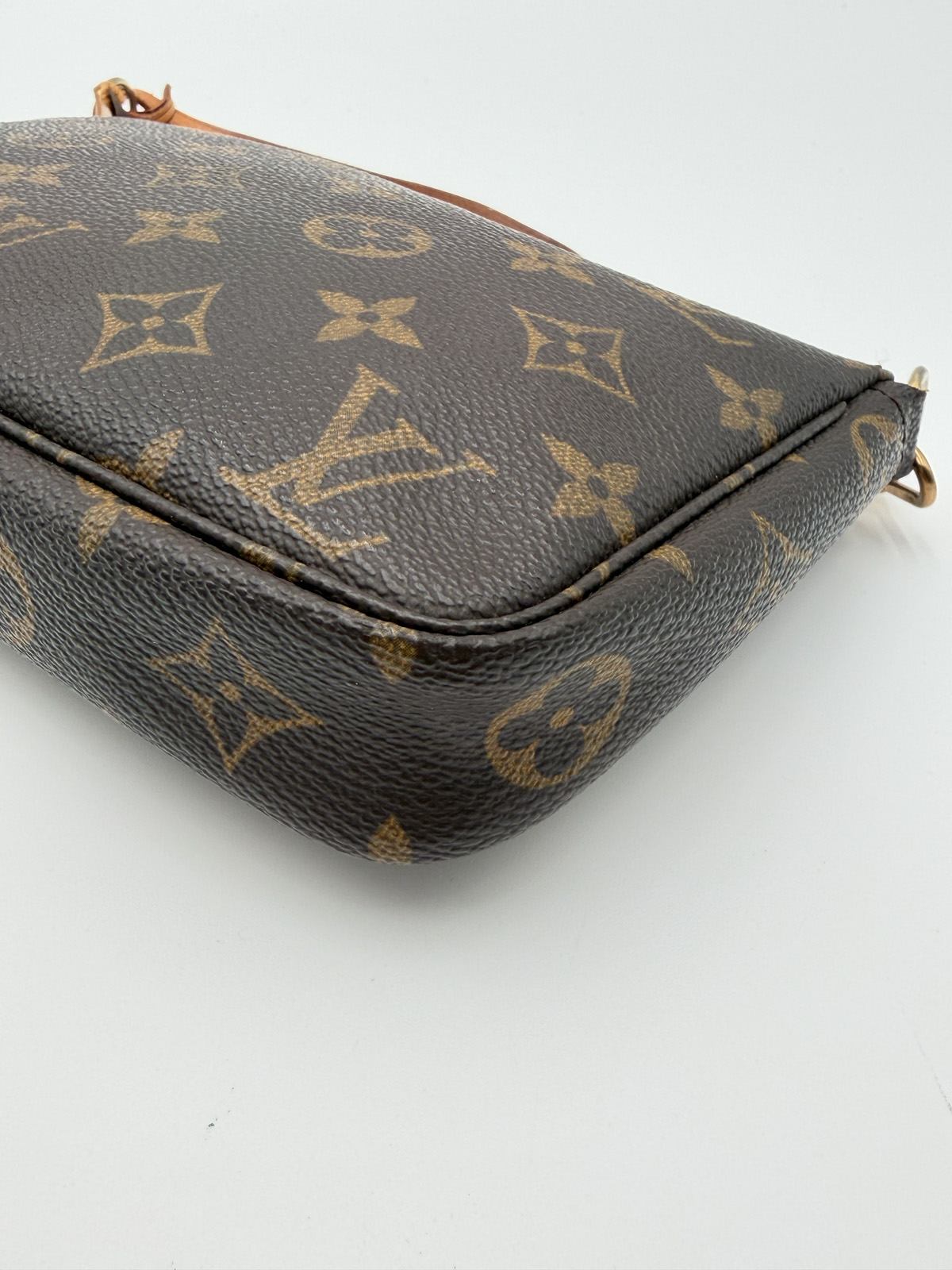 Louis Vuitton Pochette Accessoires - Image 10