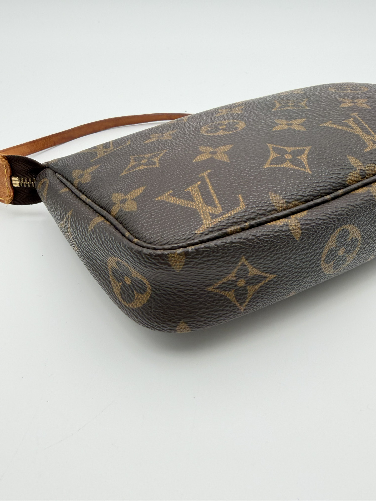 Louis Vuitton Pochette Accessoires - Image 9