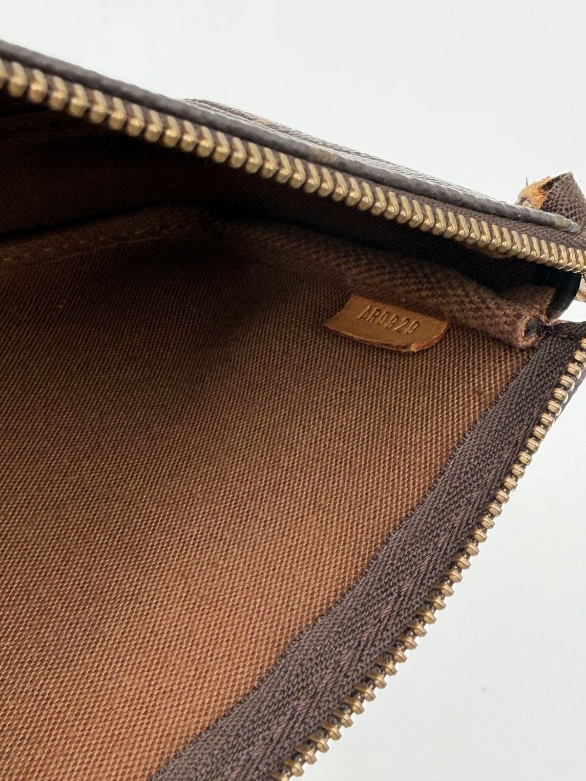 Louis Vuitton Pochette Accessoires - Image 15
