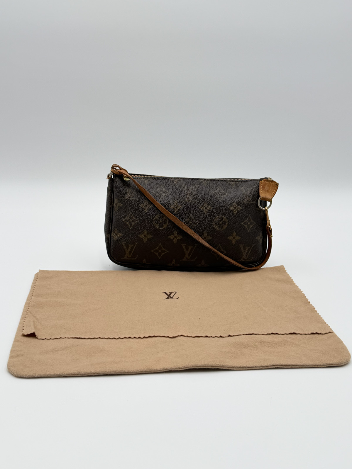 Louis Vuitton Pochette Accessoires - Image 14