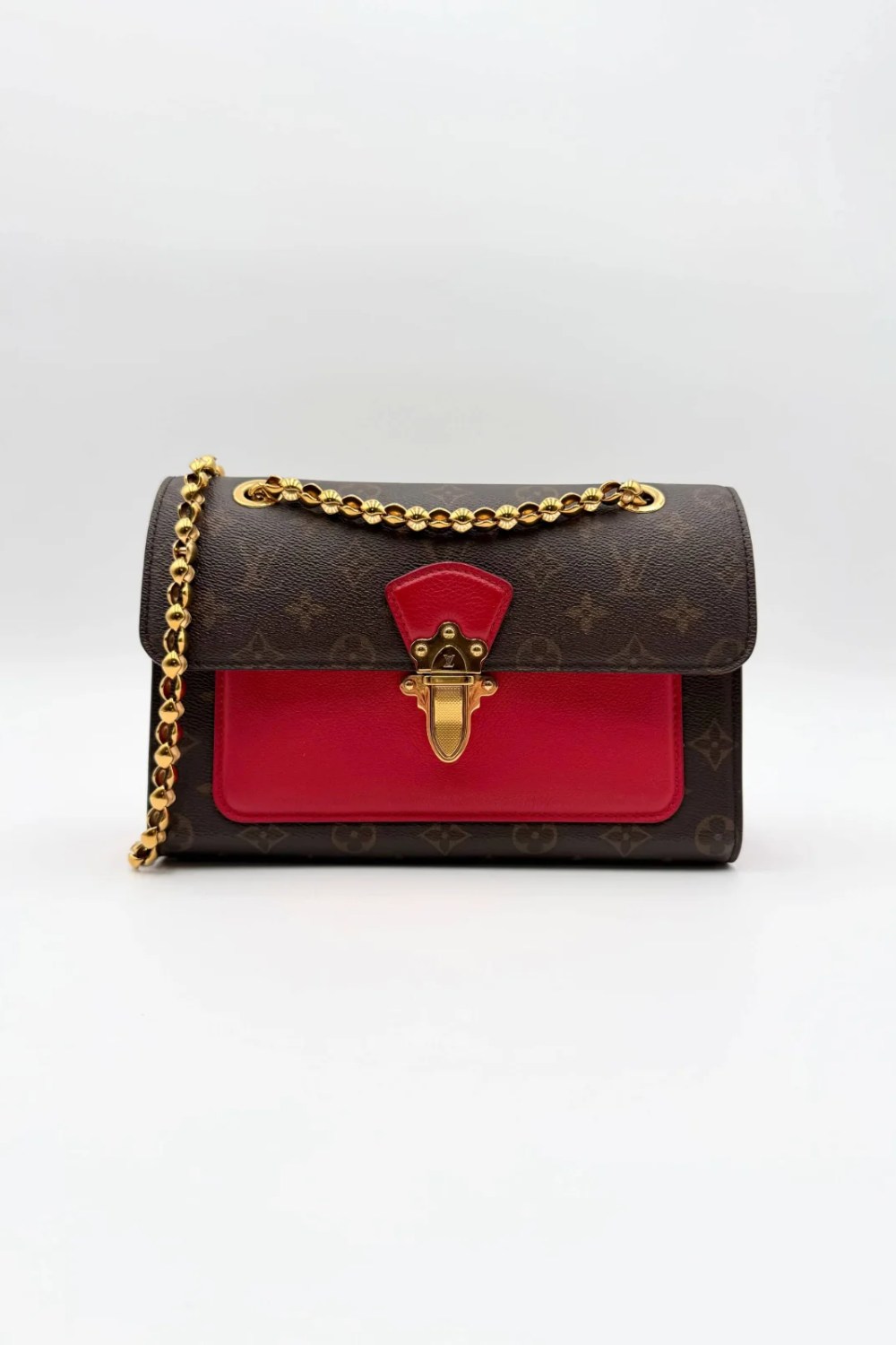 Louis Vuitton Victoria Red shoulder bag in Monogram Canvas with gold-tone hardware